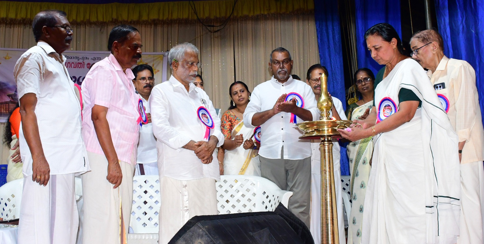 മണത്തണ ചപ്പാരം ക്ഷേത്രത്തിൽ നവരാത്രി ആഘോഷങ്ങൾക്ക് തുടക്കമായി; ഇന്ദിര ശ്രീധരൻ ഉദ്ഘാടനം ചെയ്തു